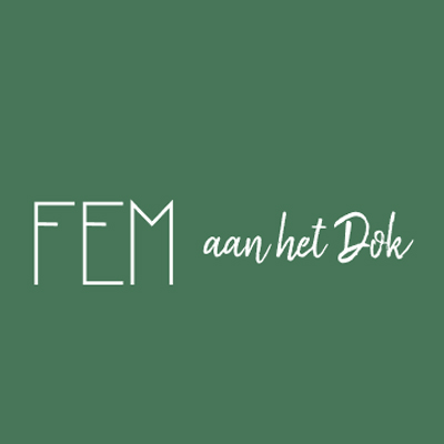 FEM AAN HET DOK